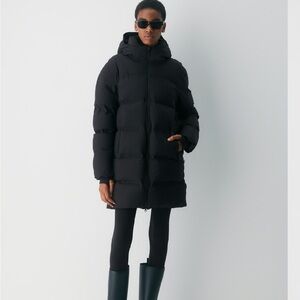 Aritzia Black Super Puff Jacket